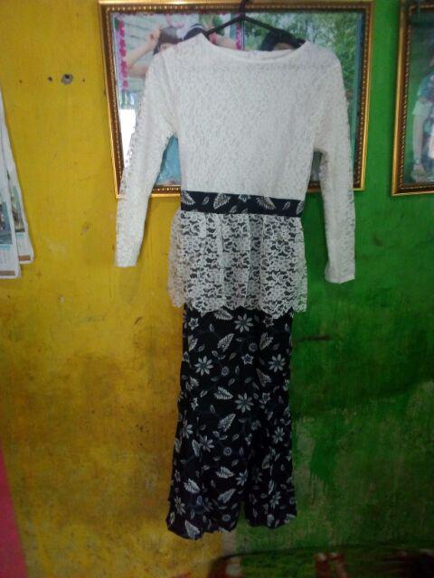 Maxi Elsa Cape Brokat Premium