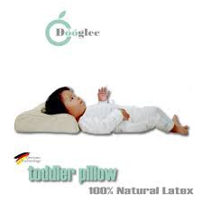 Dooglee Toddler Pillow With Case / Bantal Anak