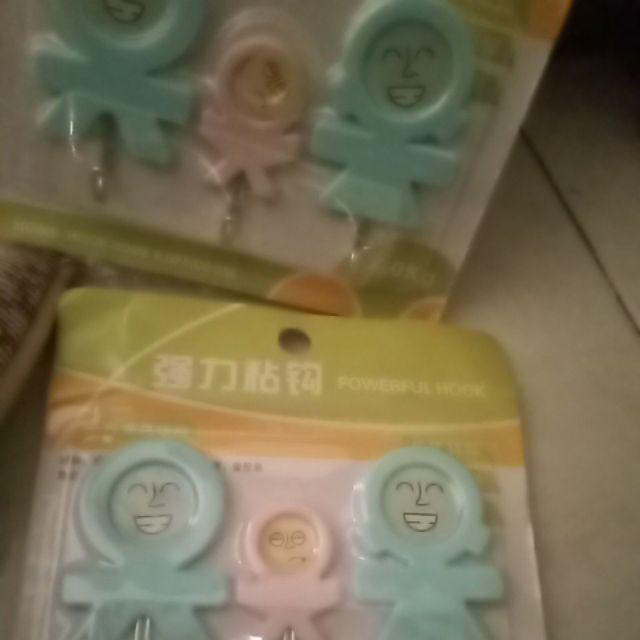 Gantungan Kait Tempel Family Self Adhesive Hook 1 Set Isi 3 Pcs Cantelan Serbaguna
