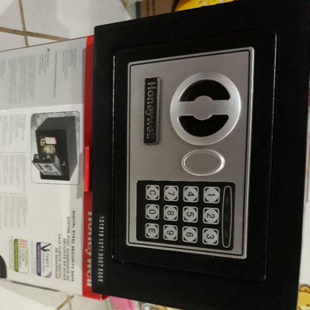 Brankas Baja Honeywell Usa 5005 Size Kecil