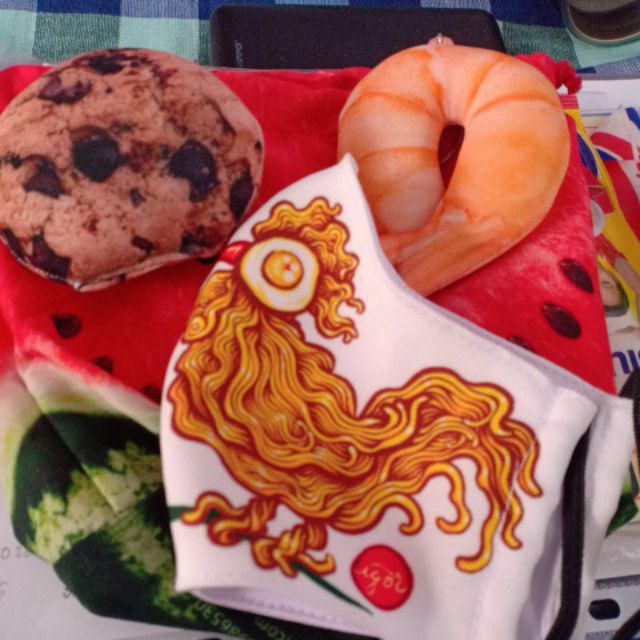 Masker Kain Rangkap Anti Air Igor Ayam Untuk Penggemar Mi Instan