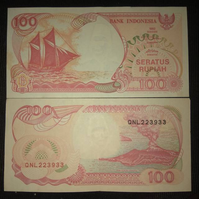 UANG KERTAS KUNO 100 RUPIAH PINISI TAHUN 1992