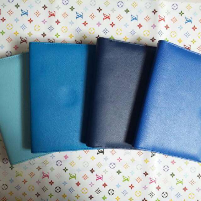 

Binder Polos Biru