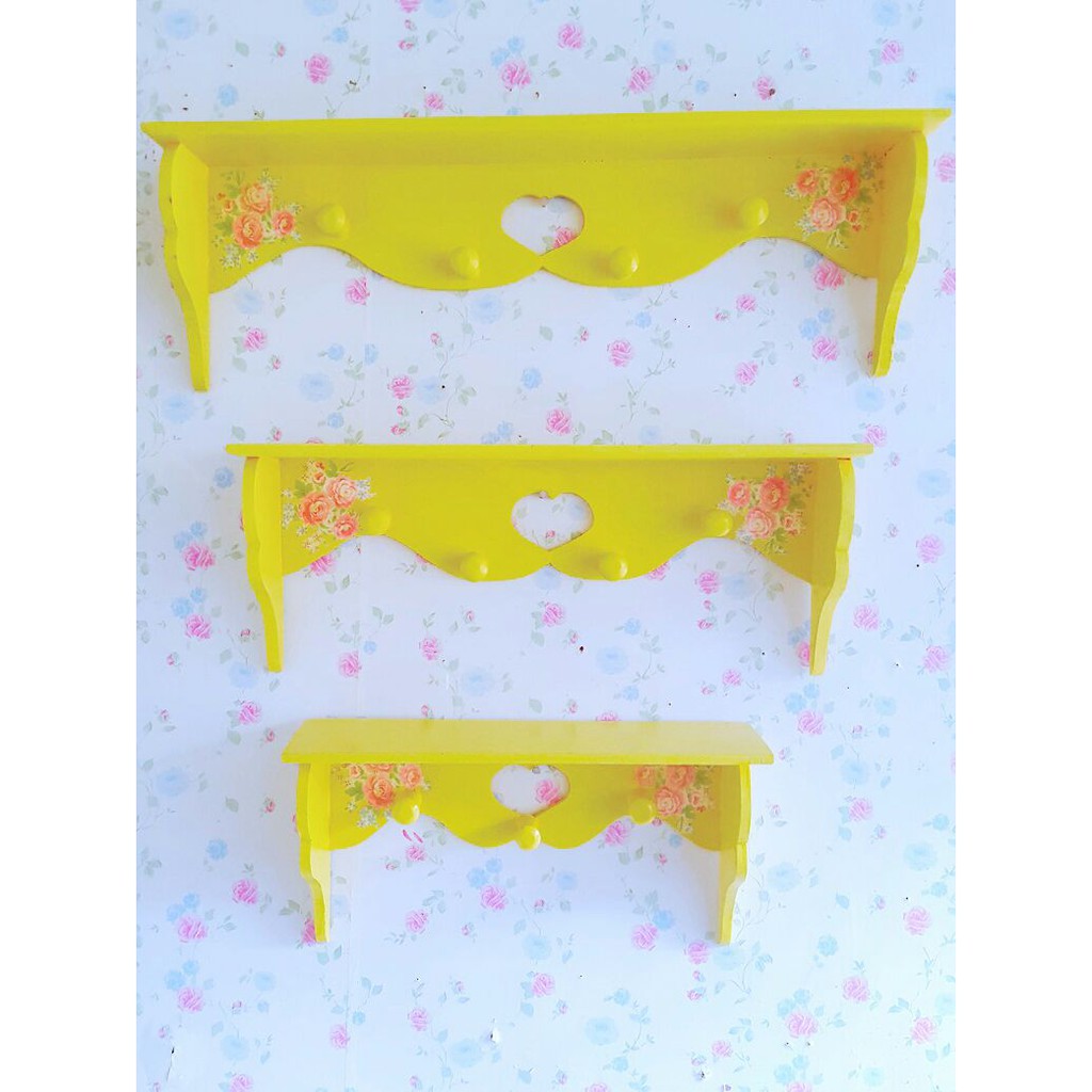 Dine Wood Ambalan Rak Kayu Ukir Gantung Hiasan Dekorasi Dinding  Capstok Love  Chic Size 50 Cm