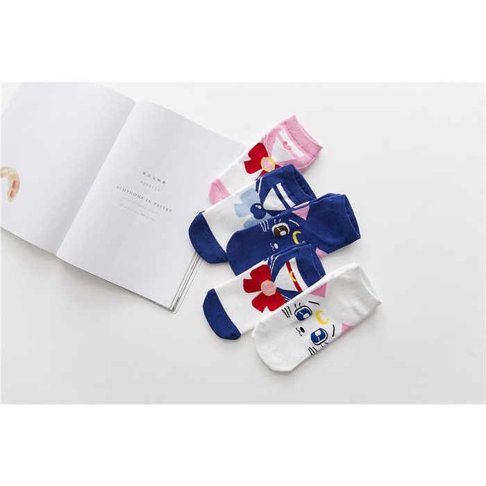 KK-15 kaos kaki sailor moon usagi luna artemis kucing cat japan socks