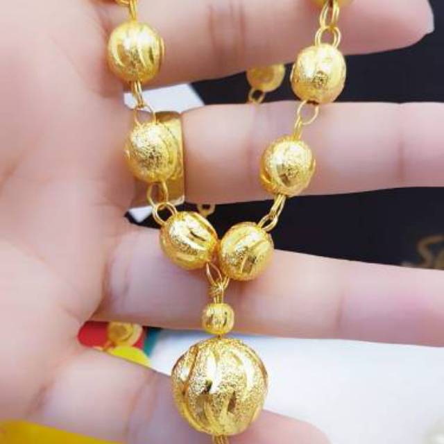 Kalung bola bola besar 1801