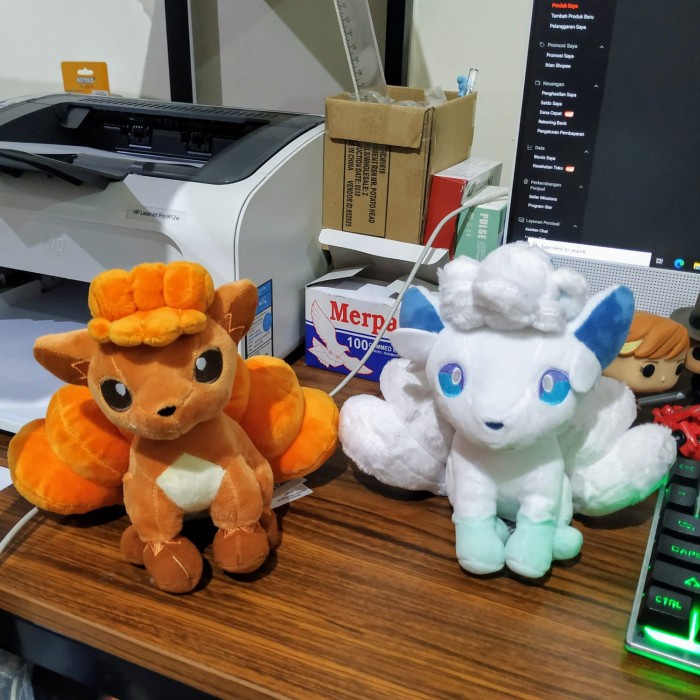 Figure Pokemon Plush Ice Alolan Vulpix Fire Vulpix Boneka Pokemon - Ice