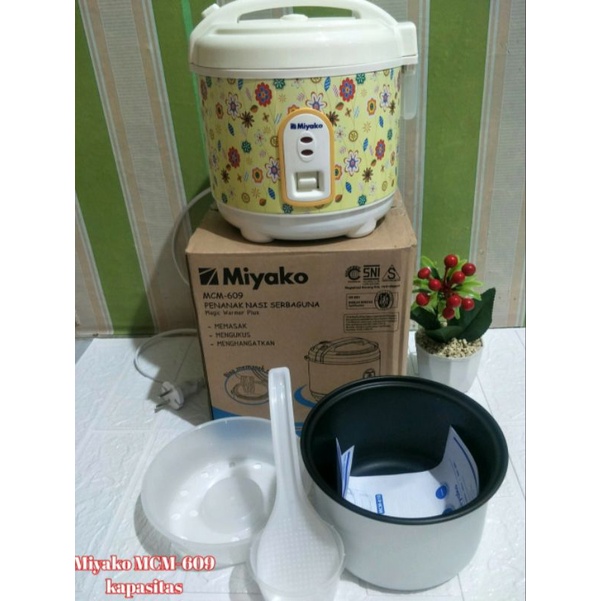 Jual Rice Cooker Kecil Miyako MCM609 Magic Warmer Mini Plus 0.6 Liter Mcm 609 Penanak Nasi 3in1