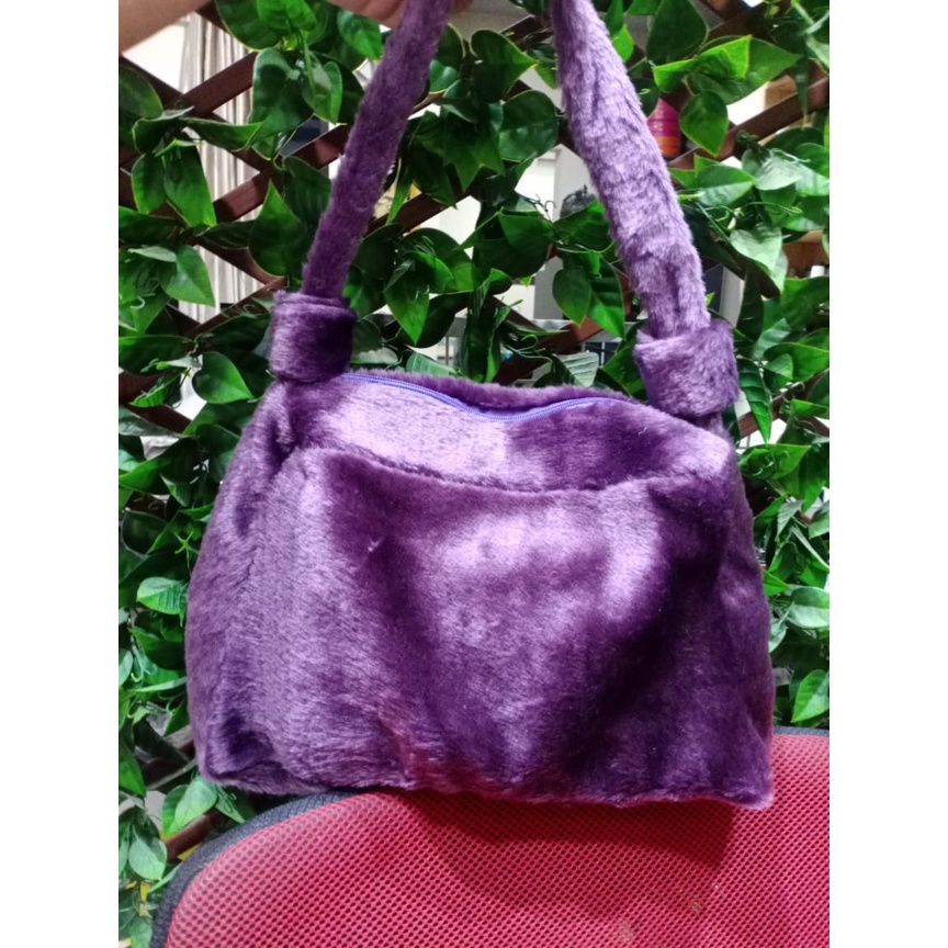 tas bulu tas tangan bahan rasfur warna ungu nyaman dipakai handbag kekinian  terlaris