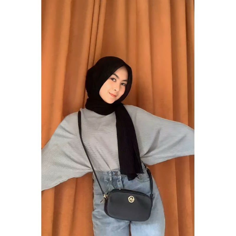 SWEATER /lasveral batwing / blouse rajut model kelelawar ukuran M fit L