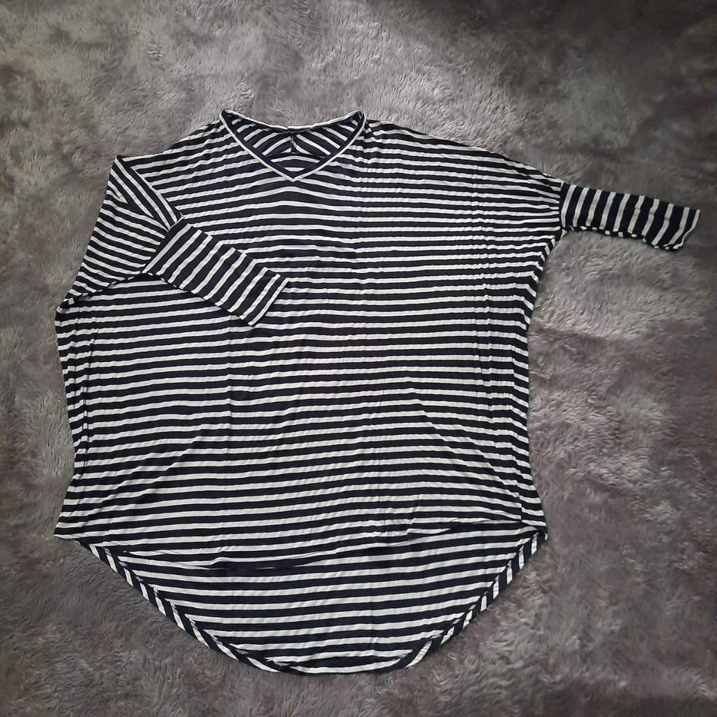 blouse garis hitam putih