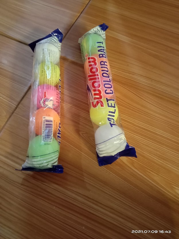 Swallow Kamper Toilet Kapur Barus Toilet Isi 5 Colour Ball/ Putih