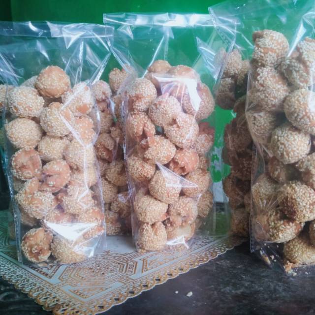 

Jajanan onde onde kering