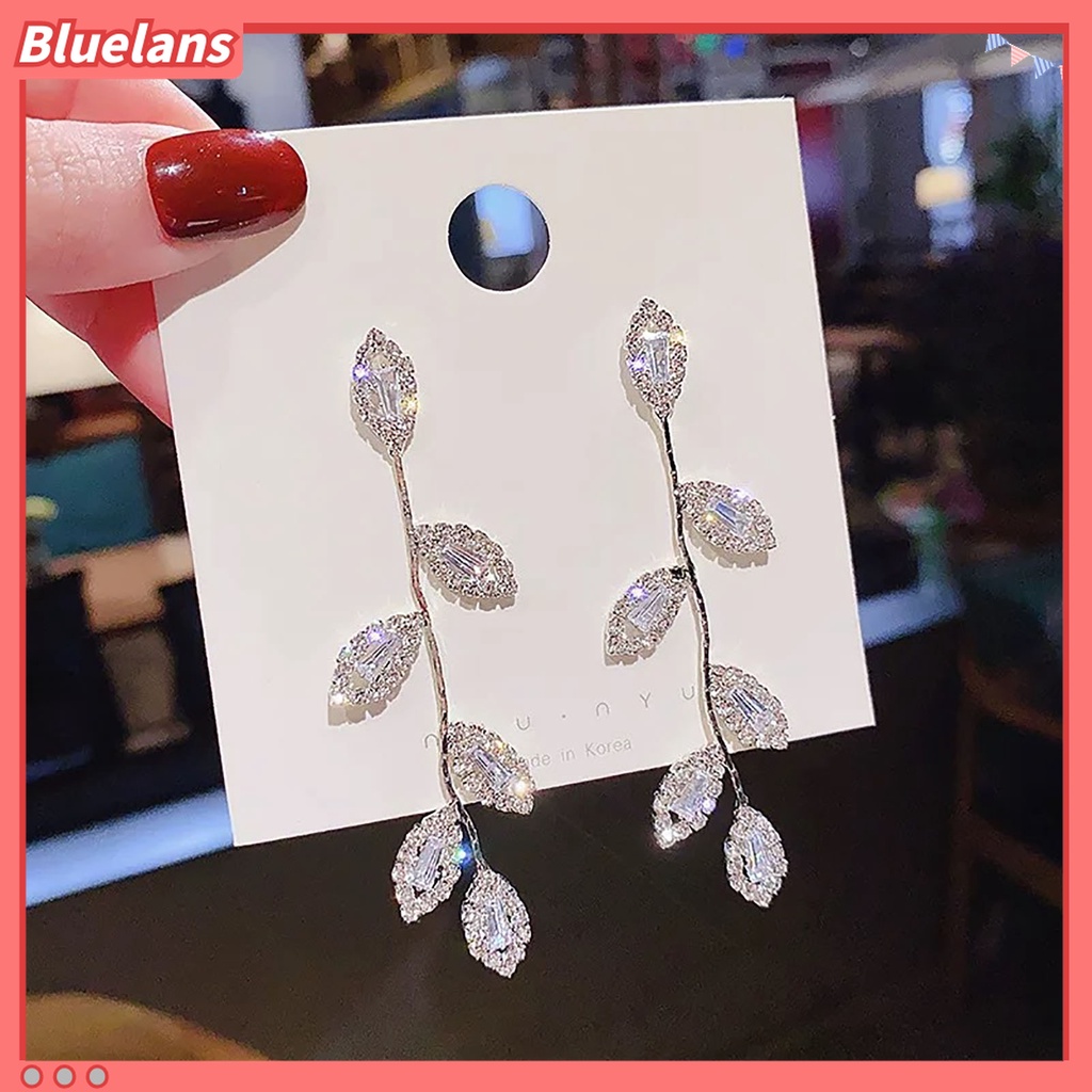 1 Pasang Anting Stud Cubic Zirconia Bentuk Daun Bahan Alloy Untuk Wanita