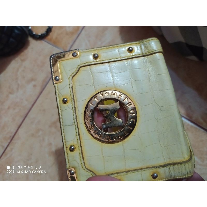 preloved dompet metrocity