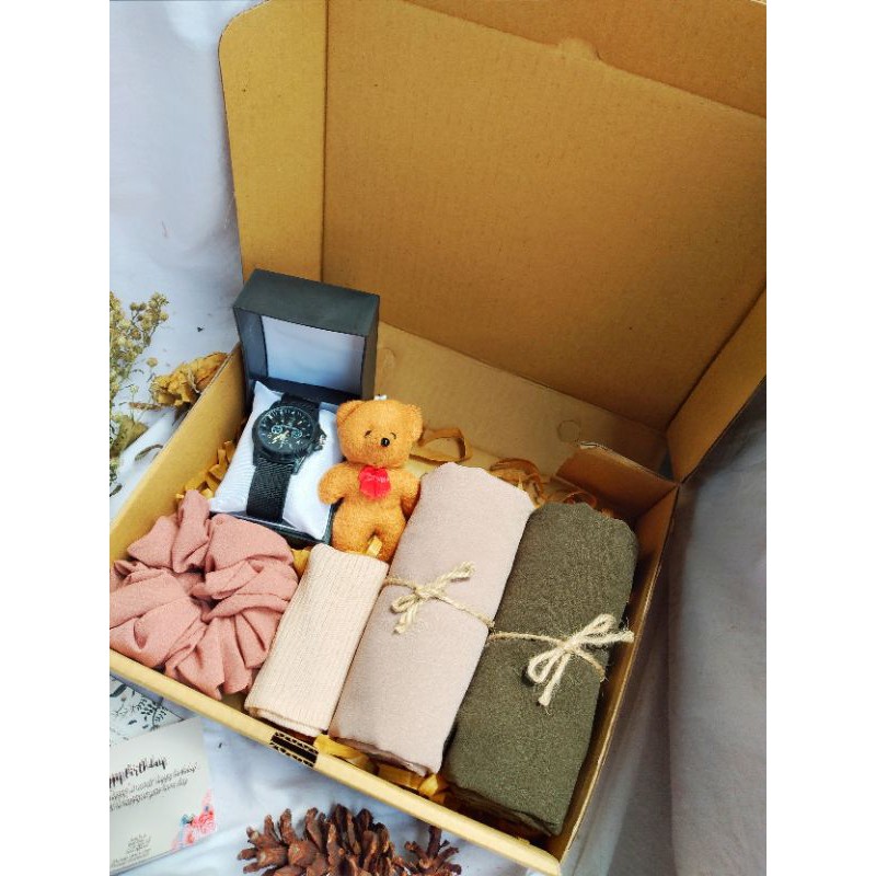 

(Spesial) Hijab Box / Kado Wisuda Unik / Kado Ulang Tahun/ Hijab Gift Box / Hampers Hijab / Gift Box