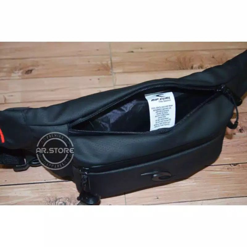 TAS RIPCURL WAISTBAG RIPCURL TAS SLEMPANG RIPCURL WAISTBAG RIP CURL LOGO BESI