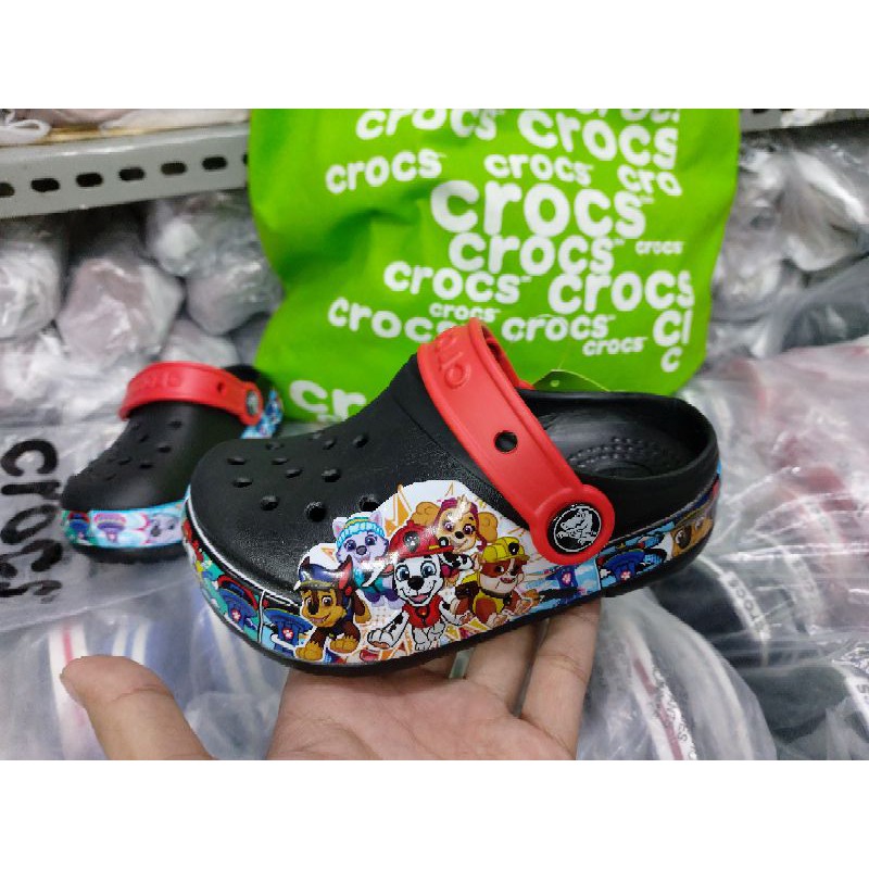 Crocs lampu anak paw patrol