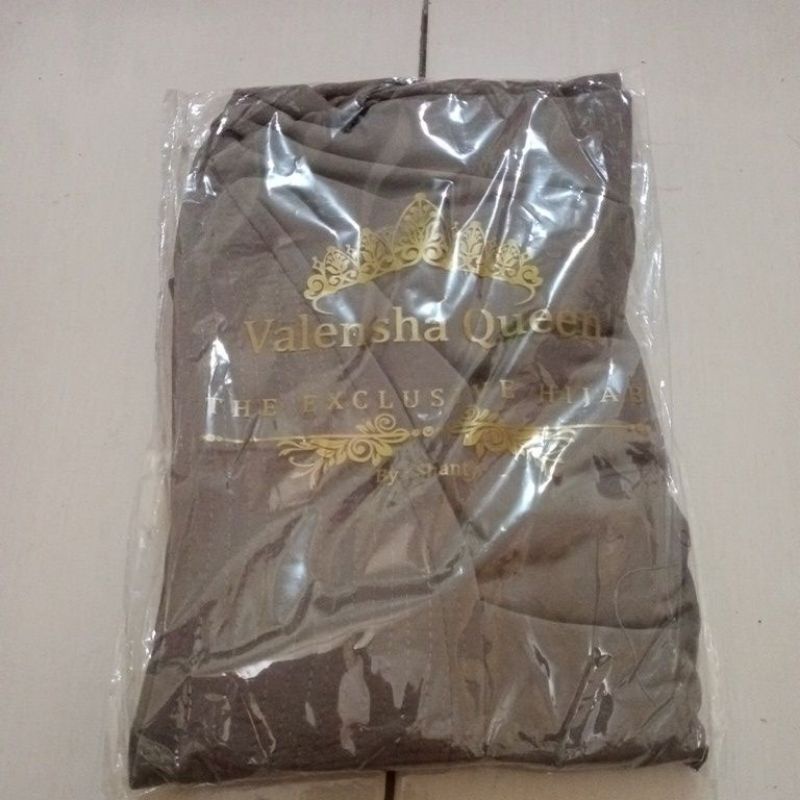 KHIMAR JERSEY JUMBO V KHIMAR SYARI SIZE L VALENSHAQUEEN VALENSHA QUEEN GROSIRJILBAB-Dark Grey