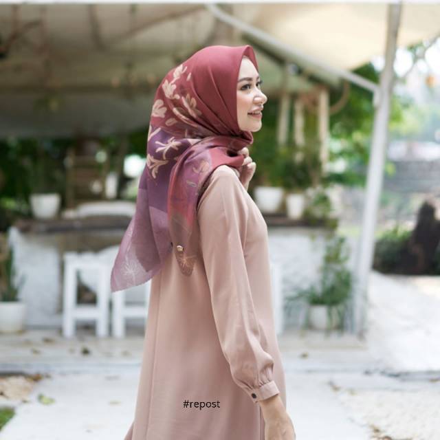 MAHIRA SCARF - SANGRIA - BY HEAVEN LIGHTS / HIJAB VOAL LASER CUT / JILBAB VOAL PRINT / SCARF MOTIF