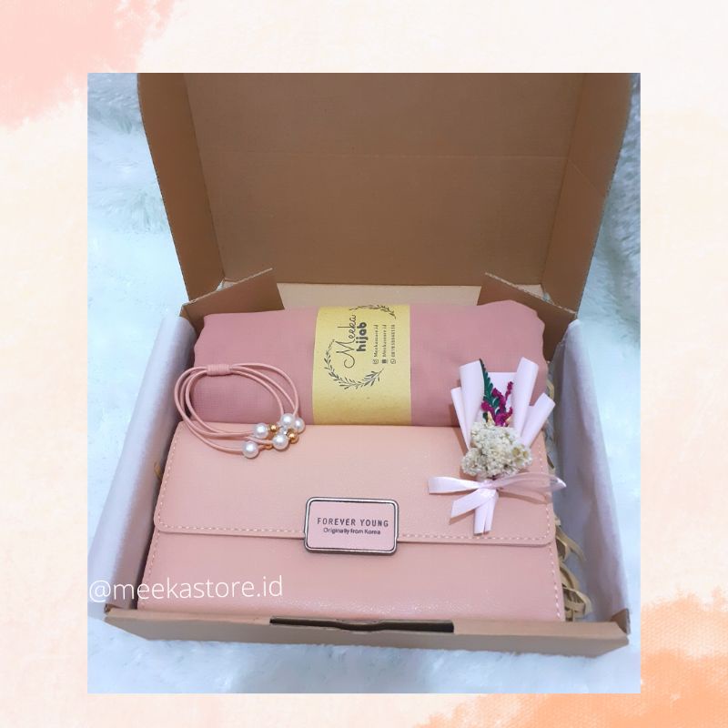 

KADO ULANG TAHUN CEWEK KADO ANNIVERSARY HADIAH PACAR HAMPERS HIJAB HAMPERS GIFT BOX