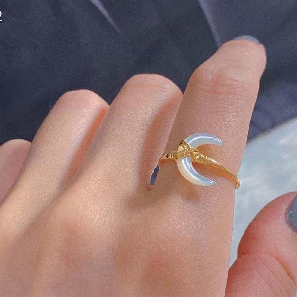 Cincin Bentuk Bulan Sabit Gaya Minimalis Untuk Wanita