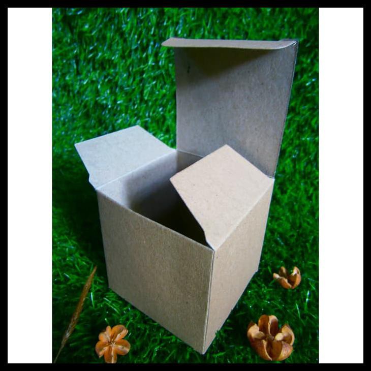 

Terlaris Gift Box/Kotak Packing/Kotak Souvenir Kubus Bahan Brownkraft 200 Gr