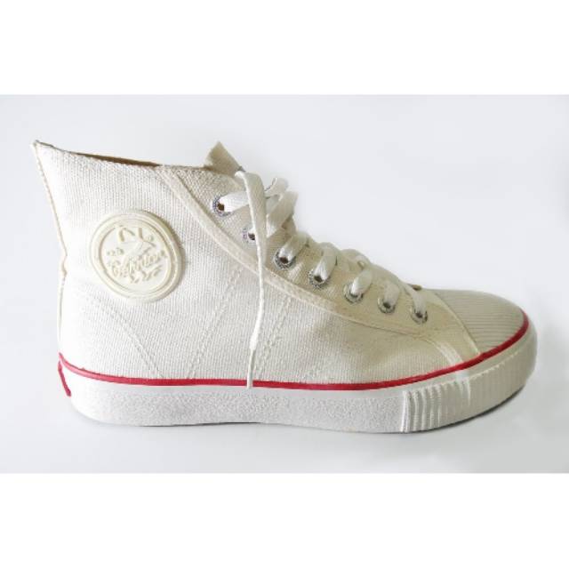 Sepatu Warrior Classic Putih