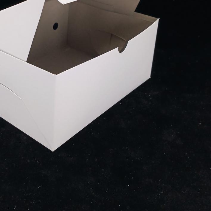 

KOTAK KUE - SNACK BOX - DUS KEMASAN MAKANAN - UK 12X16 - POLOS - ISI 100 PCS JAKARTA