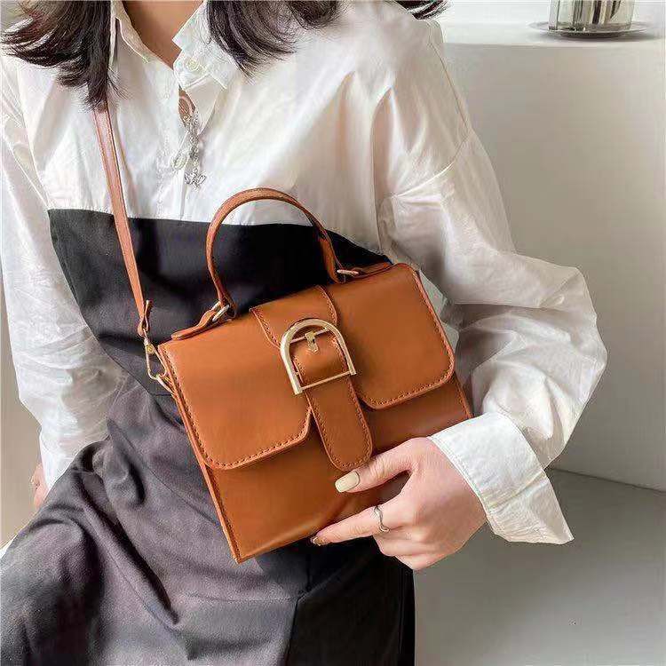 Rowling (Tas-147)Tas Selempang Wanita Polos Model Gembok/Tas Selempang Wanita Cantik Dan Elegan Import