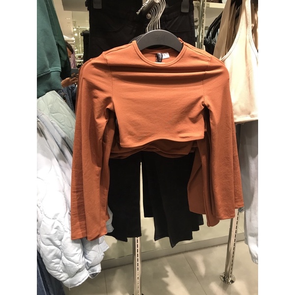 H&M Women’s - Kaos / T-Shirt Crop Top warna coklat lengan panjang