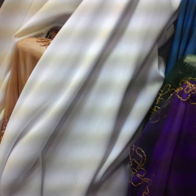 Balotelli Silk/Satin Baloteli Putih