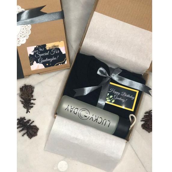 

Harga murah Hampers box cowok cewek kaos kaos pacar 8KE