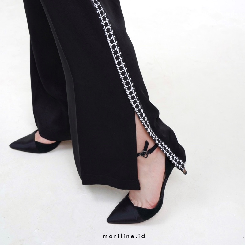 MARILINE DOLCE Side Slit Pants - Celana Panjang Belahan Samping Hitami