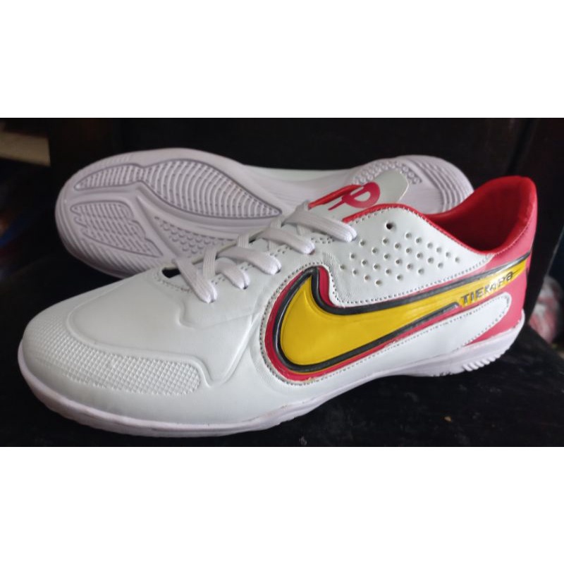 sepatu futsal nike termurah