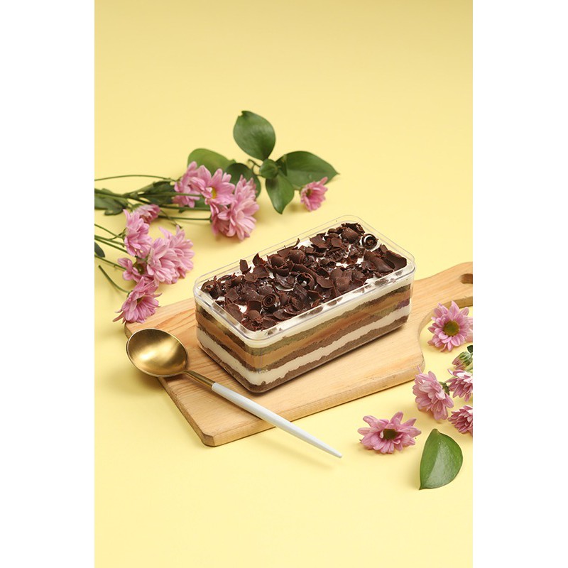 

Sweet Life Dessert Box | Regular Black Forest Cake