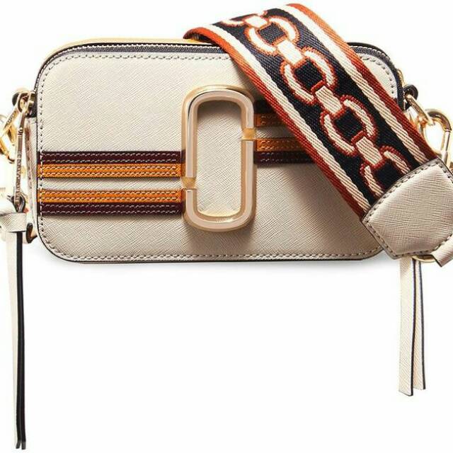 AUTHENTIC Marc Jacobs Snapshot