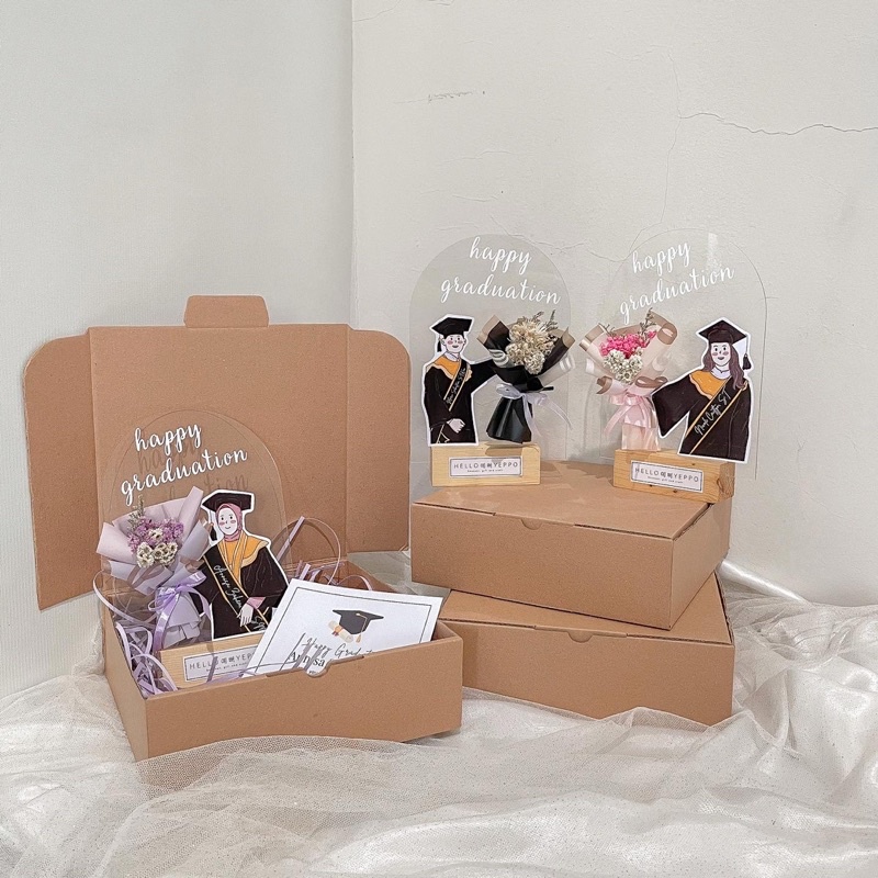 Hadiah Wisuda Akrilik | Ucapan Akrilik Wisuda | Ucapan Wisuda Bunga Kering | Akrilik Wisuda Bunga Ke