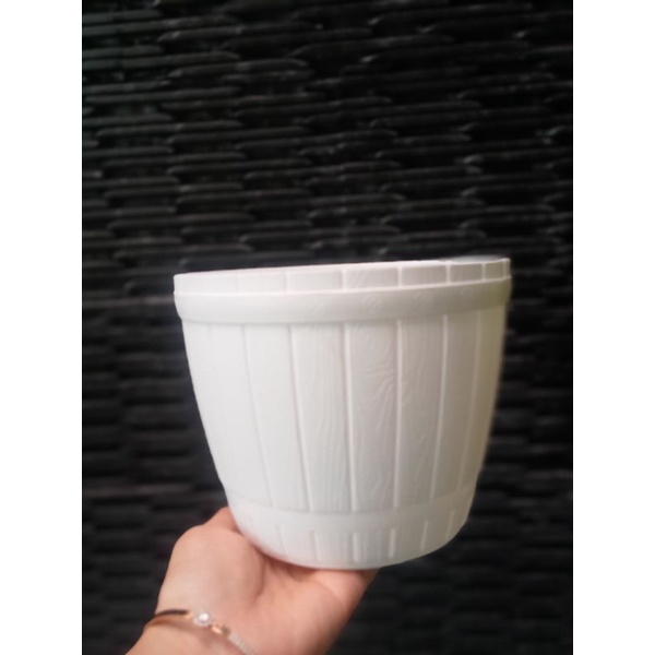 Pot Gentong Kayu 18 - Pot Bunga Lovenia Motif Kayu