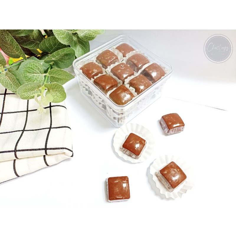 

Coklat Susu | Coklat Bentuk | Coklat Bentuk Kotak | Coklat Murah | Coklat Toples