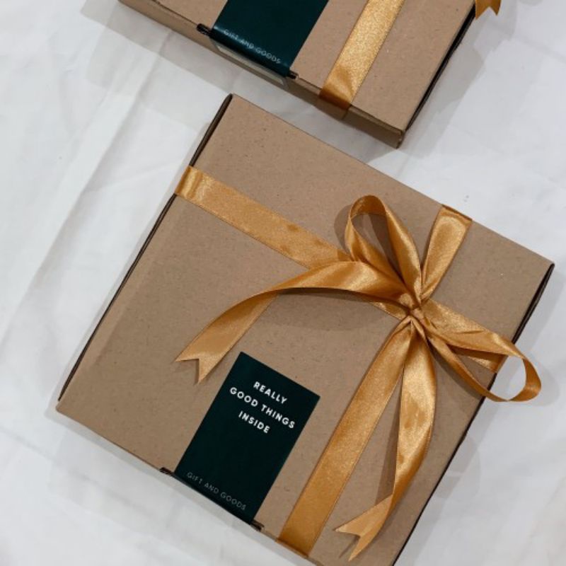 

GIFT BOX