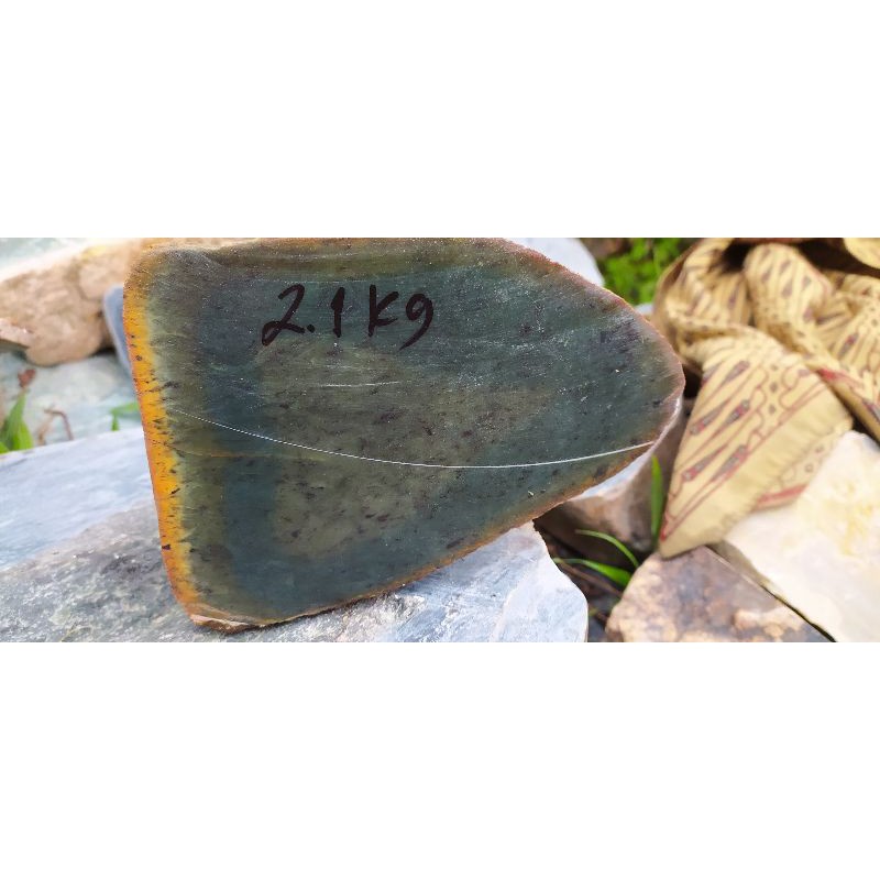 Bongkahan Batu Giok Aceh 2,1 Kg