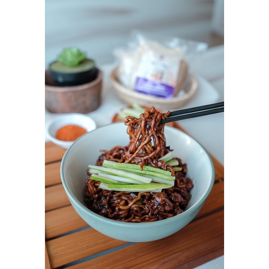 

Mie Jjang - Jjangmyeon Ayam Halal - Blackbean Noodle