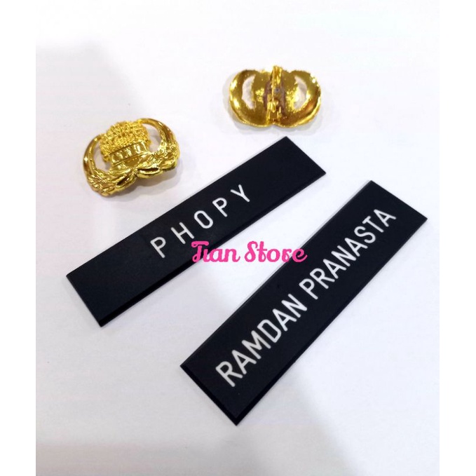 

ATH name tag/papan nama doft gravir plus kori peniti,satu set name tag,kori peniti