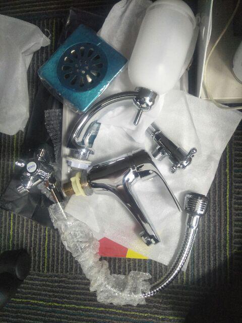 Tempat Sabun Cair Cuci Tangan Wastafel Tanam Duduk