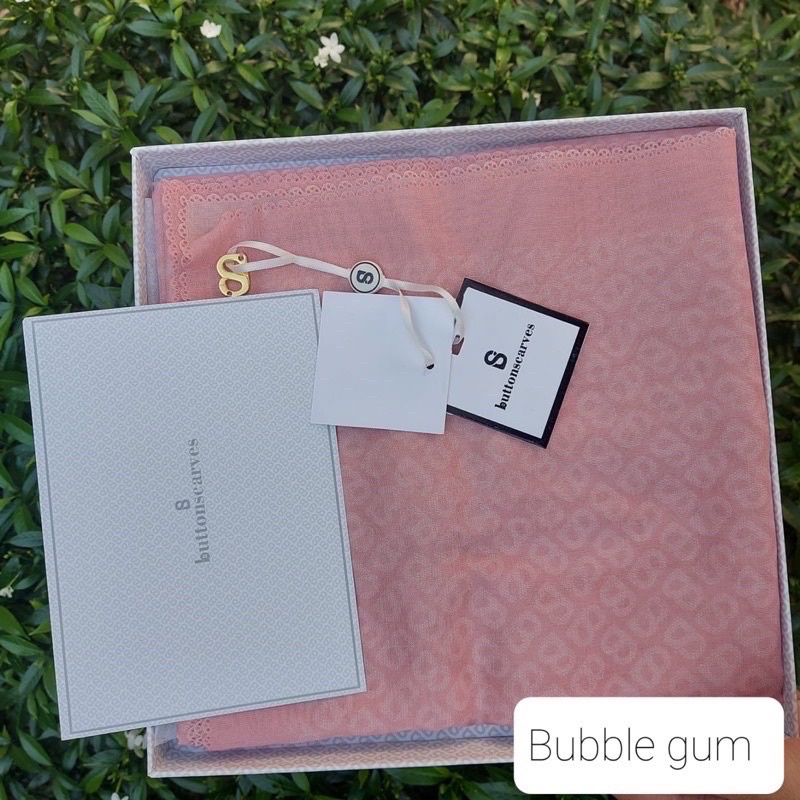 Buttonscarves Tapis Voal Square in Bubble Gum