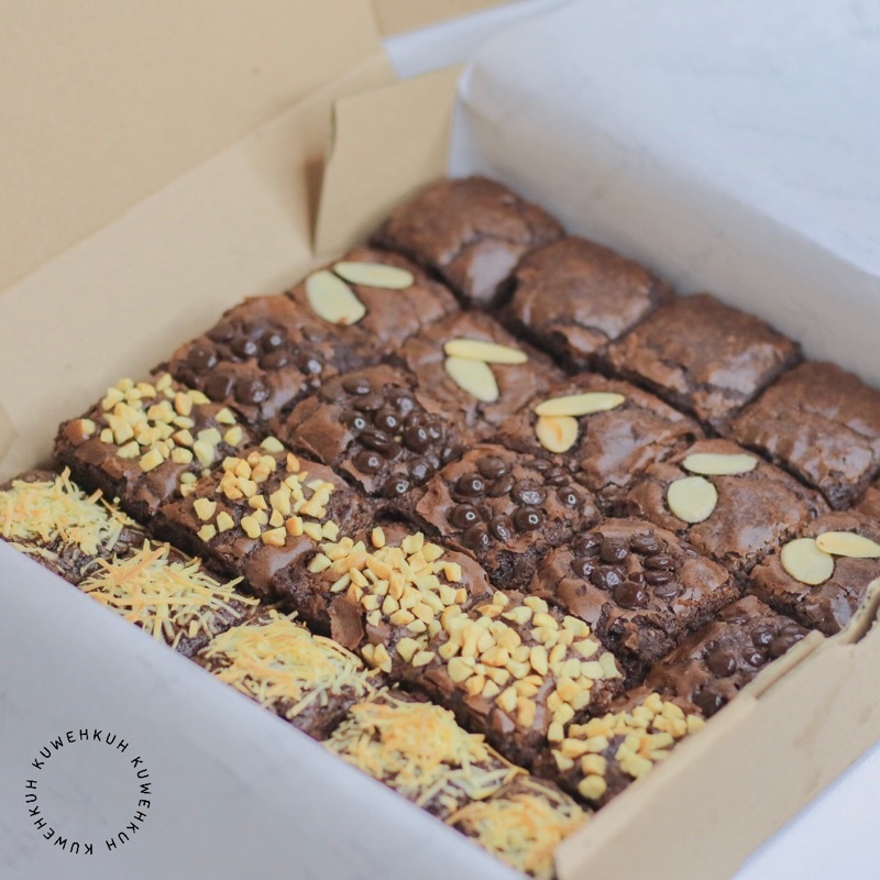 

FUDGY BROWNIES BY KUWEHKUH