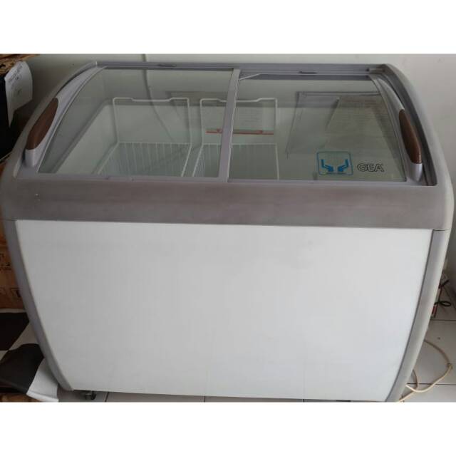freezer kaca GEA