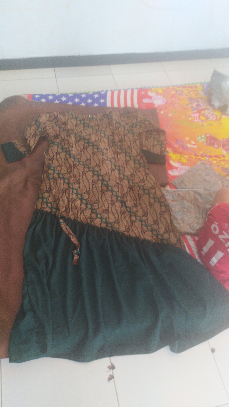 Batik Couple Keluarga Sania Ruffle Ori Ndoro Jowi Dnt Motif Rempel Hijau