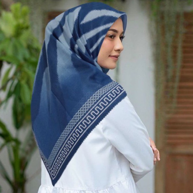 mama_in_fashion jilbab hijab kerudung segi empat voal hijab kerudung jilbab segi empat kerudung jilb